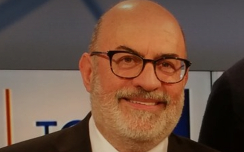 Immagine che contiene testo, persona, uomo, parete
Descrizione generata automaticamente